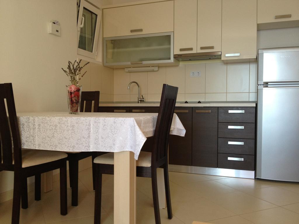 Apartments Villa Amalia Omiš Habitación foto